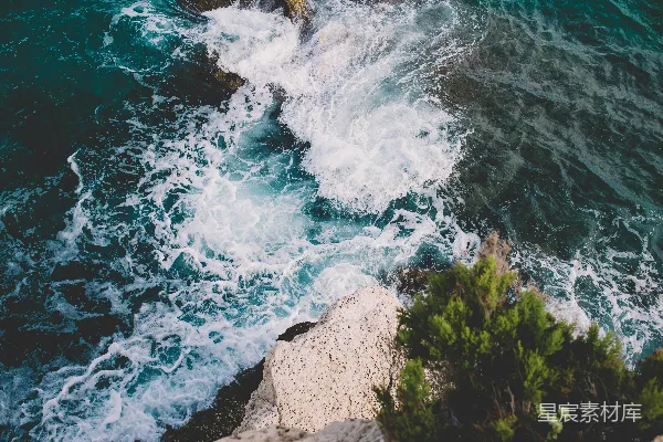 高清摄影 海浪拍打岩石