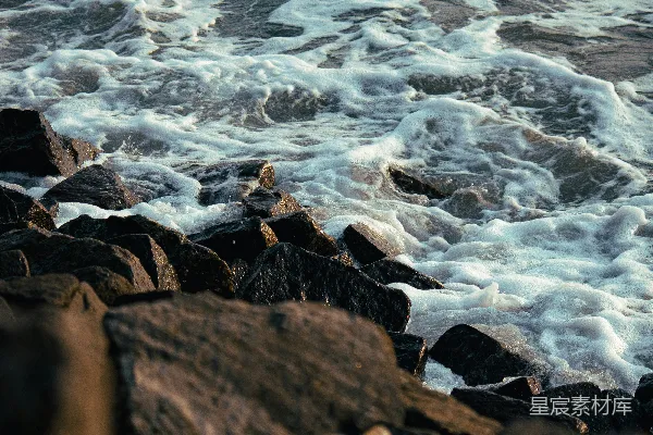 高清摄影 海浪拍打岩石