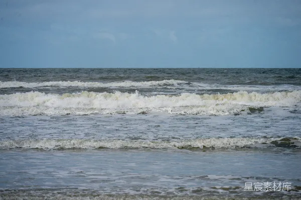 高清摄影 海浪拍打沙滩