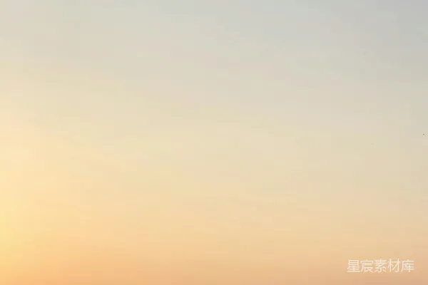高清摄影 夕阳下的海与山