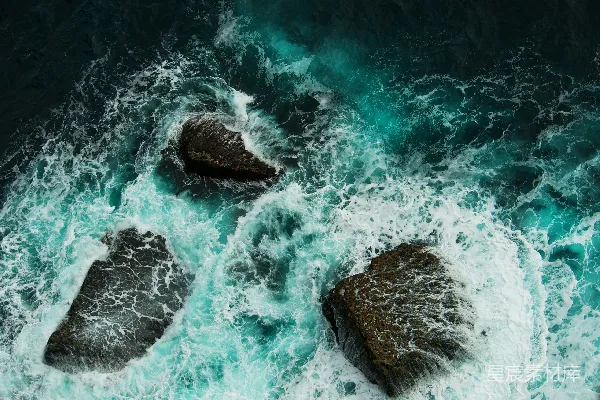 高清摄影 海浪拍打岩石