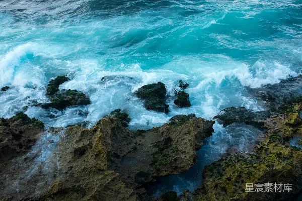 高清摄影 海浪拍打岩石