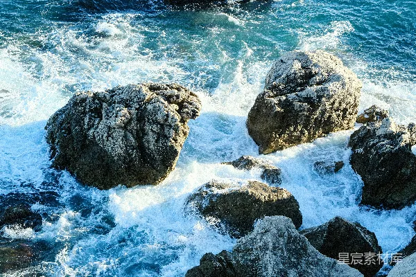 高清摄影 海浪拍打岩石