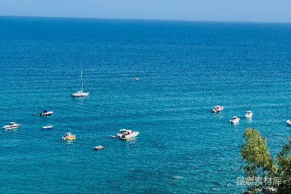 高清摄影 夏日海滩与碧海蓝天