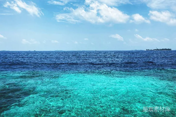 高清摄影 梦幻蓝海与清澈水波