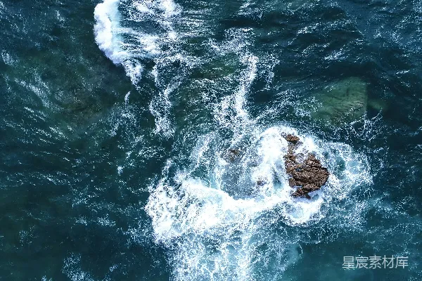 高清摄影 海浪中的岩石
