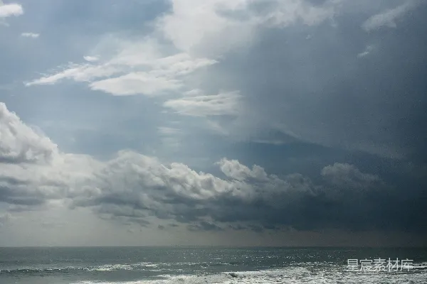 高清摄影 海浪与岩石下的云海