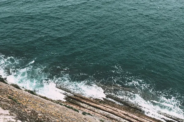 高清摄影 海岸线的岩石与海浪