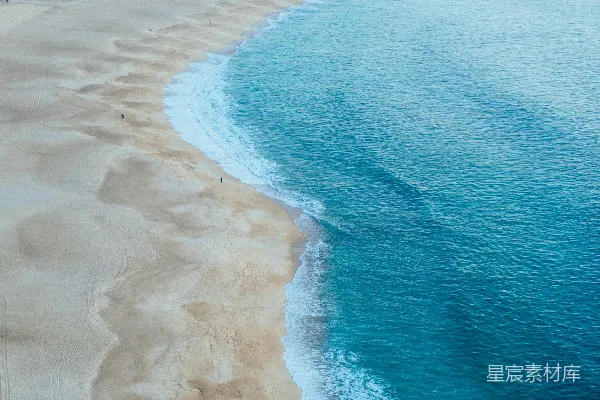 高清摄影 海滩与海浪的交响曲