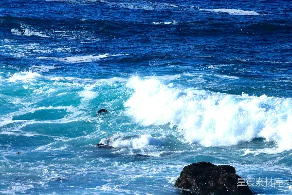 高清摄影 海浪拍打岩石