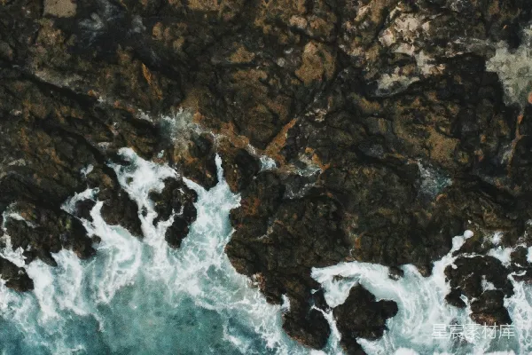 高清摄影 海岸线的波浪与岩石