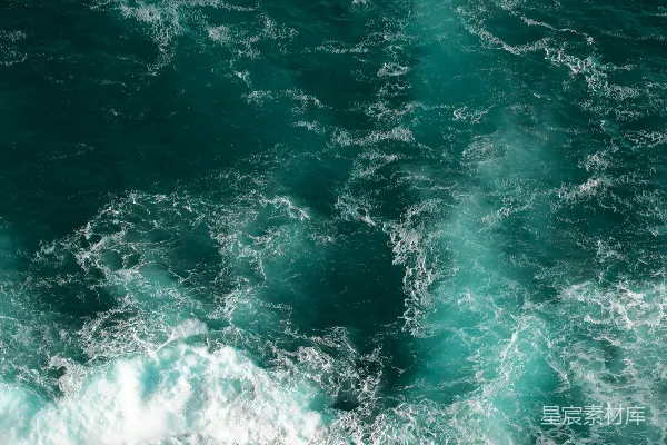 高清摄影 海浪拍打岩石