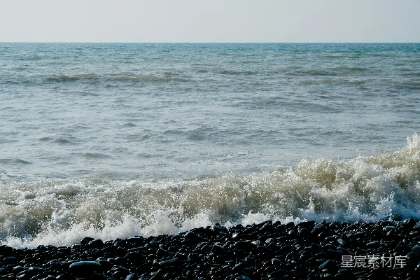 高清摄影 海浪拍打石滩