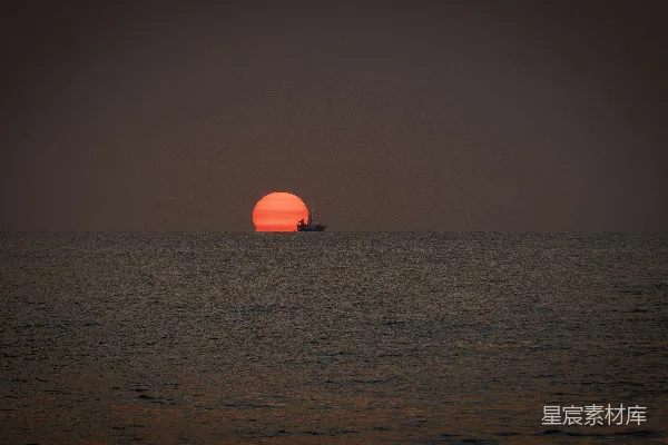 高清摄影 夕阳下的海帆
