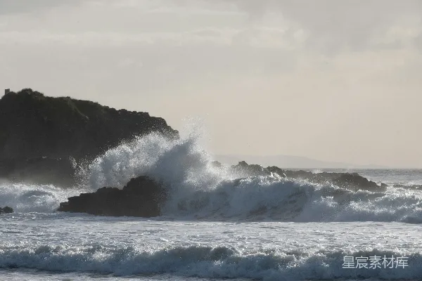 高清摄影 海浪冲刷岩石