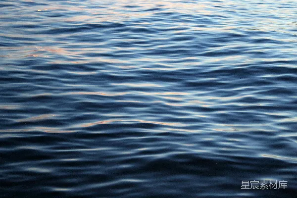 高清摄影 夕阳下的波光粼粼