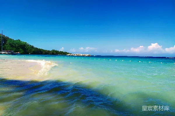 高清摄影 碧海蓝天的宁静海滩
