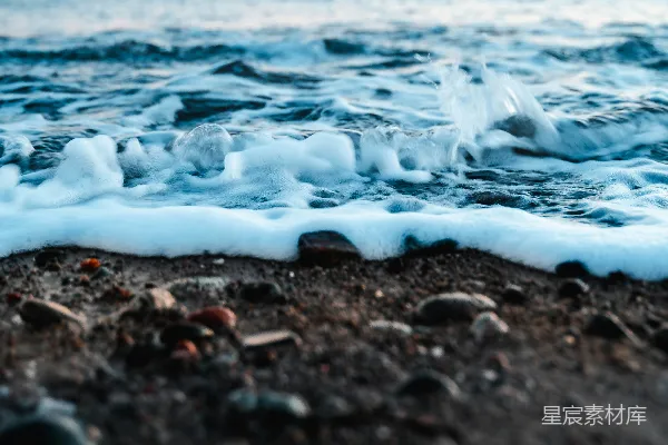 高清摄影 海浪拍打岸边的泡沫