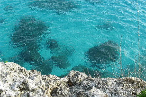 高清摄影 碧蓝海面与岩石海岸