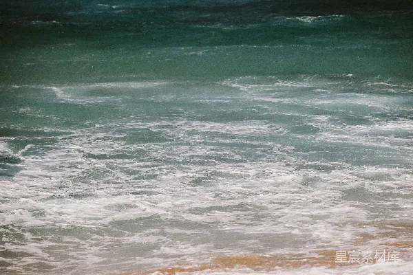 高清摄影 海浪拍打沙滩