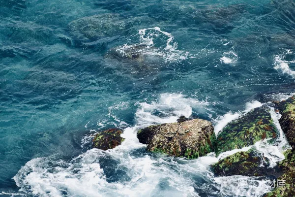 高清摄影 海浪拍打岩石