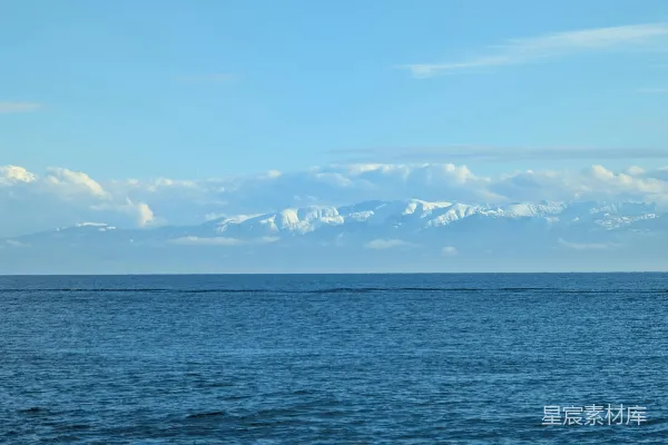 高清摄影 雪山与大海的宁静交响