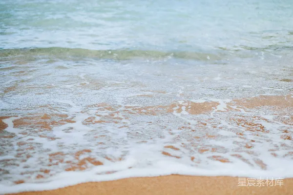 高清摄影 沙滩上的海浪泡沫