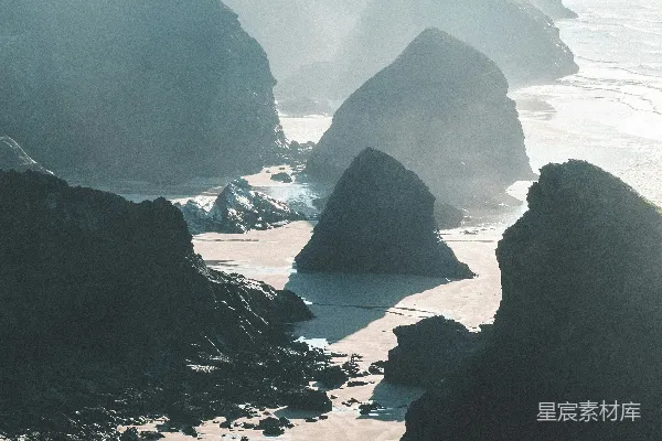 高清摄影 海岸线上的岩石