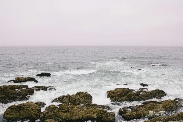 高清摄影 海浪拍打岩石