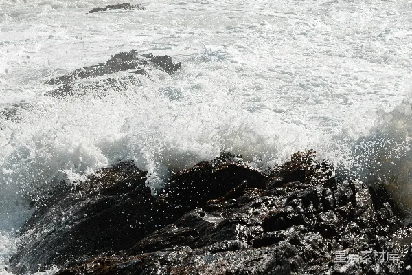 高清摄影 海浪拍打岩石