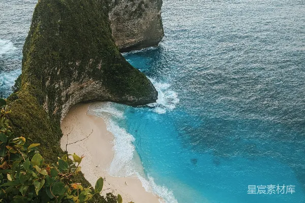 高清摄影 印尼努沙登加拉群岛的Kelingking海滩