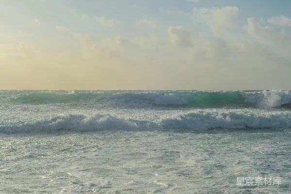 高清摄影 海浪与天空的壮丽景色