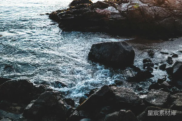 高清摄影 岩石海岸与波浪
