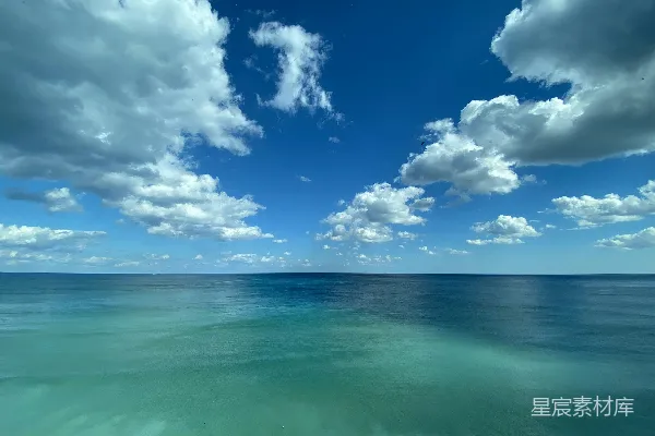 高清摄影 蓝天白云下的宁静海景