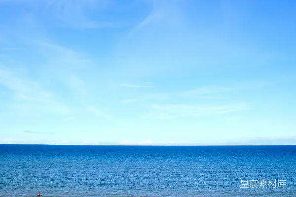 高清摄影 蓝天下的宁静海滩