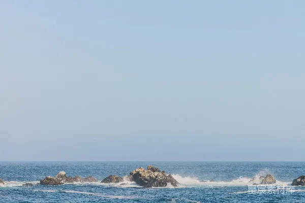 高清摄影 海岸礁石与海浪
