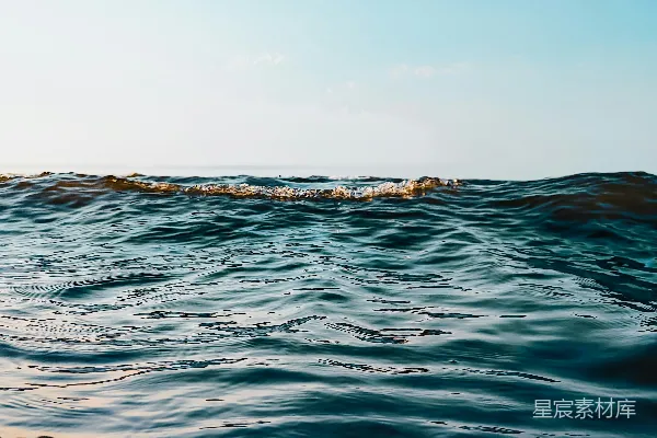 高清摄影 海浪与宁静的天空