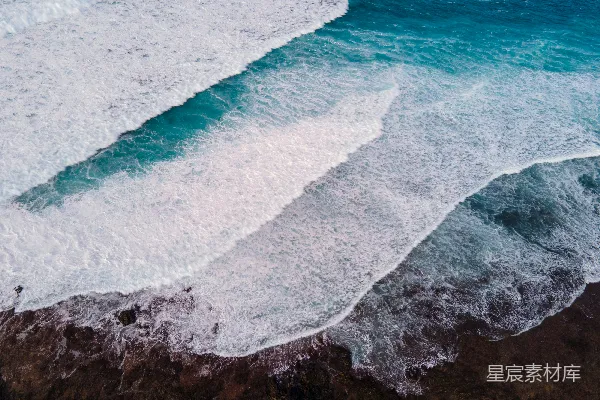 高清摄影 海洋之舞：波涛汹涌的海岸线