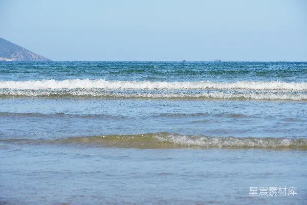 高清摄影 平静的海滩与海浪