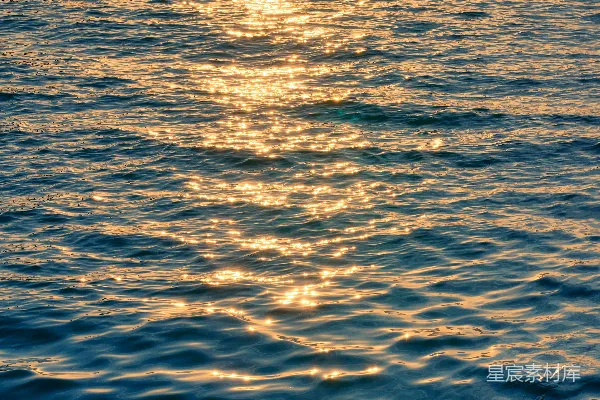 高清摄影 夕阳下的波光粼粼