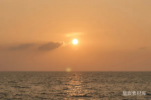 高清摄影 夕阳下的海滩