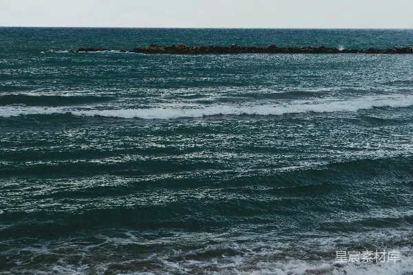 高清摄影 海浪拍打岸边