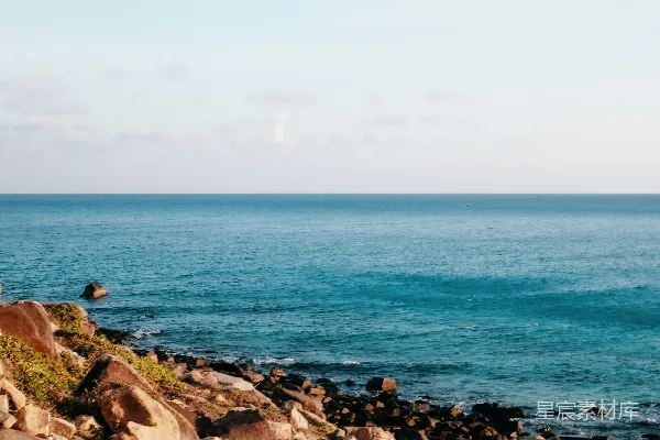 高清摄影 海岸线上的岩石与海景