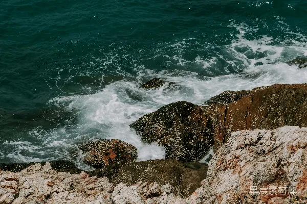高清摄影 海浪拍打岩石