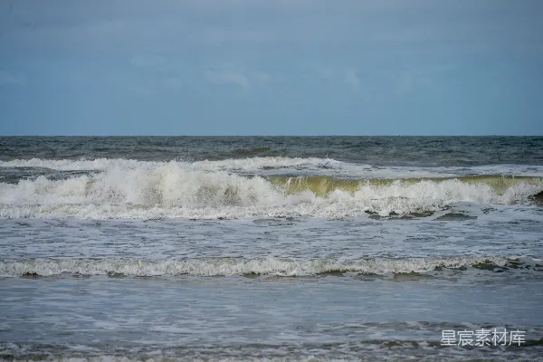 高清摄影 海浪拍打岸边
