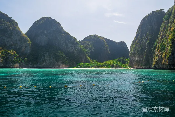 高清摄影 碧海蓝天下的秘境海滩