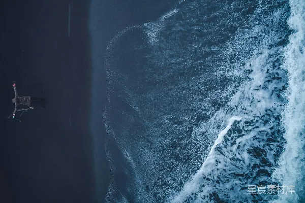高清摄影 海浪与孤独的灵魂