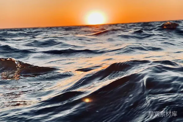 高清摄影 夕阳下的波涛