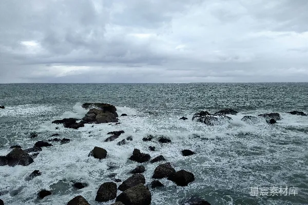 高清摄影 海浪拍打岩石