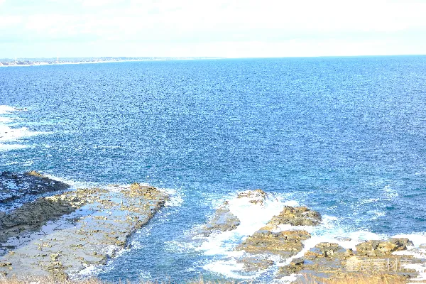高清摄影 海岸线上的岩石与海洋